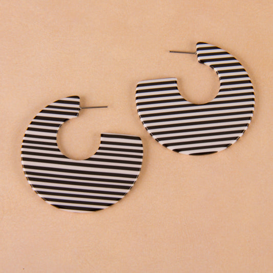 E2099 Pinstripe Resin Hoop Earrings