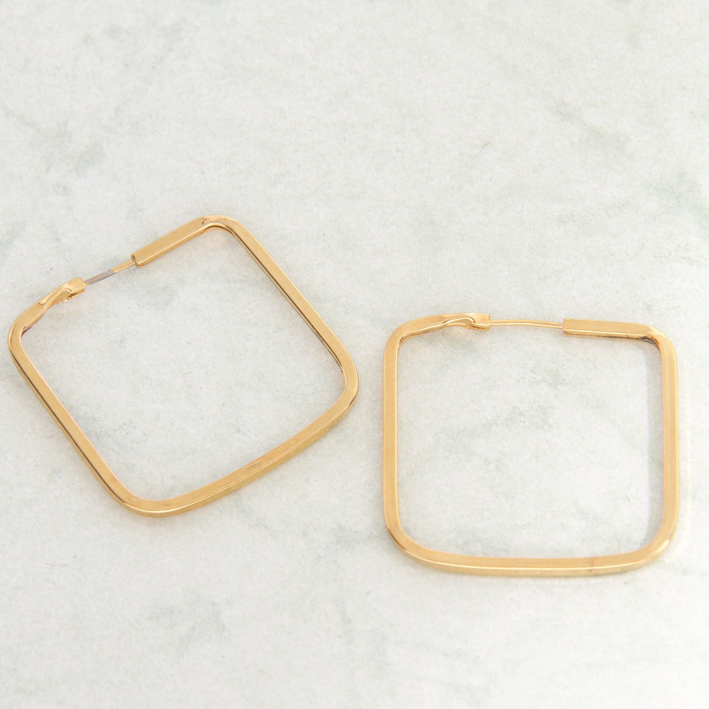 E2245-S 1" Gold Square Hoop