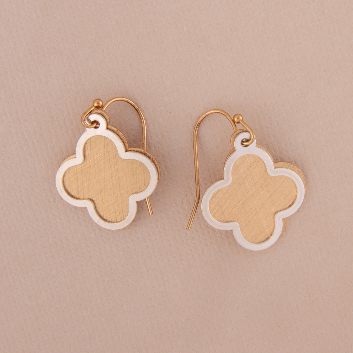 E2387 Two Tone Clover Dangle Earring