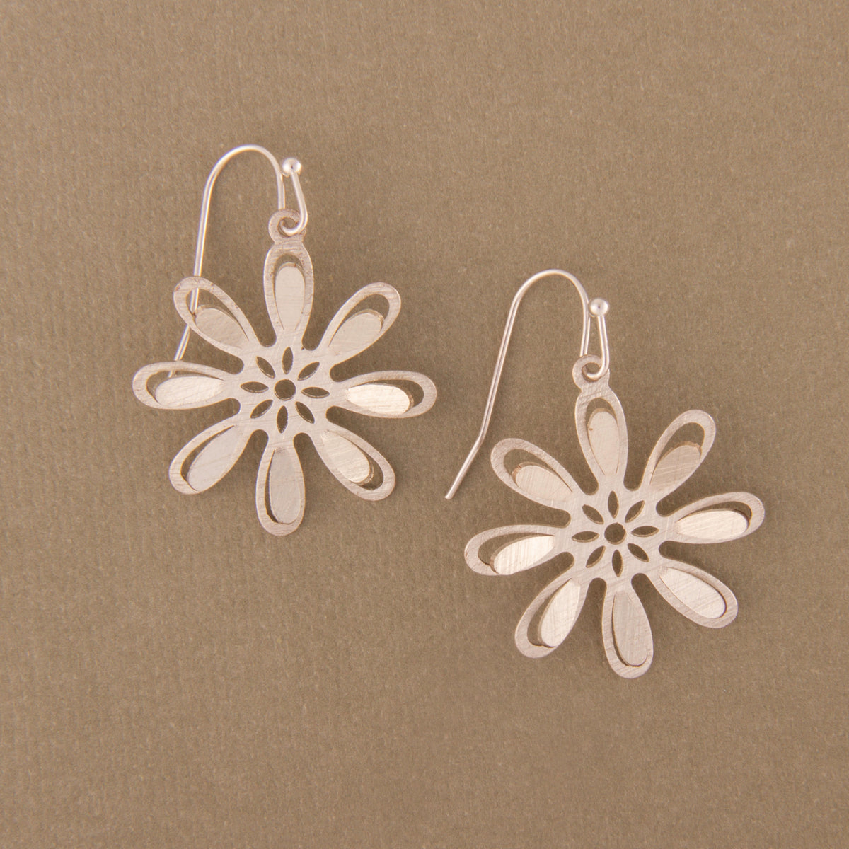 E2401 1" Brass Dimensional Flower Dangle Earring