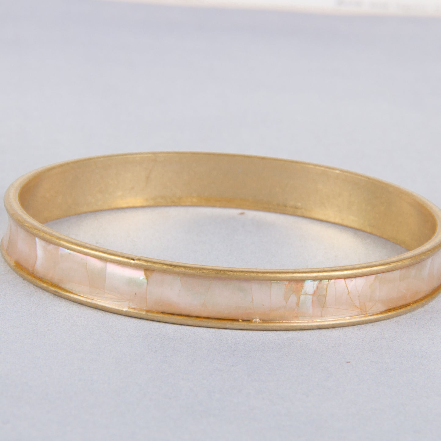 B1211-WH Mother of Pearl Bangle